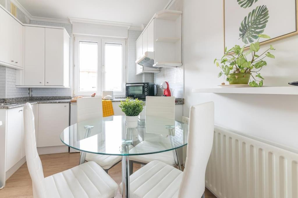 Centrico Y Comodo Apartamento Con Parking Privado Santander Bagian luar foto